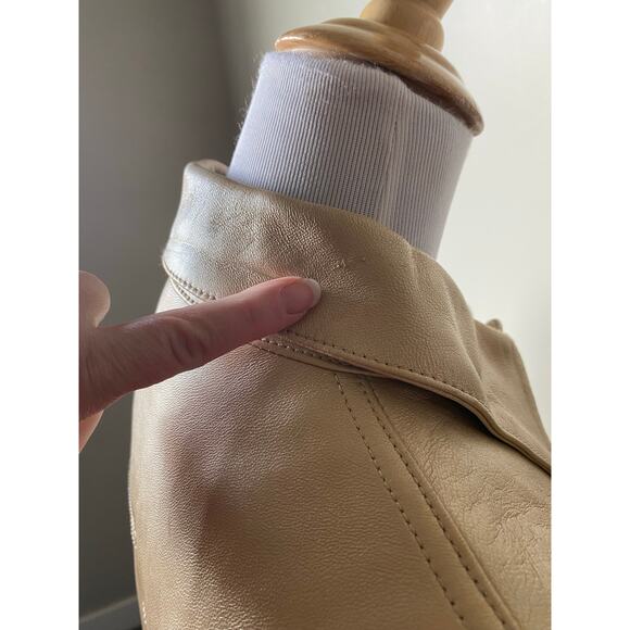 St. John Sport Button Up Gold Metallic 100% Italian Leather Jacket- Size Large - Picture 7 of 16